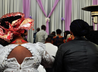 La Cara B / Amos Obasohan, soul y versículos en un polígono