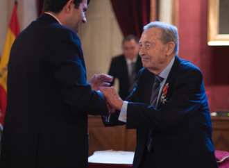 El pleno homenajea a Francisco Javier García Gutiérrez
