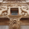 Rehabilitan uno de los escudos más bonitos de Alcalá: los Lizana