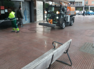 La nueva maquinaria de limpieza ya opera en Alcalá de Henares