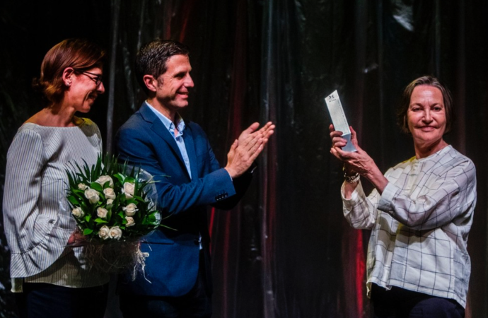 María Ruiz recibe el Premio Fuente de Castalia de Clásicos en Alcalá