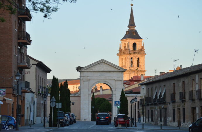 Curiosidades de Alcalá: la Puerta de Madrid y el empedrado de las calles / Por María J. Vázquez Madruga