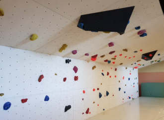 Al mal tiempo… escalada: nueva ‘zona bulder’ en el Campus de la Universidad de Alcalá