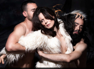 Aitana Sánchez Gijón, Juanjo Artero y Pepe Viyuela en la programación del Teatro Municipal de Coslada