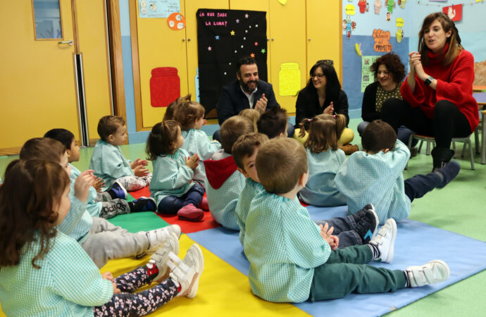 El ayuntamiento de Azuqueca por el aprendizaje de idiomas en los centros educativos locales