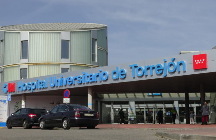 Sigue «muy grave» uno de los pacientes ingresados por coronavirus en el Hospital de Torrejón