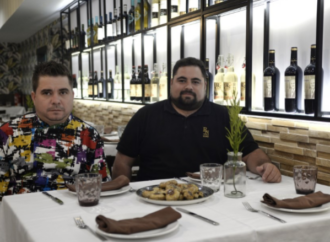 Muere el conocido hostelero alcalaíno Kike Romero («Bar Nino») en un accidente de moto