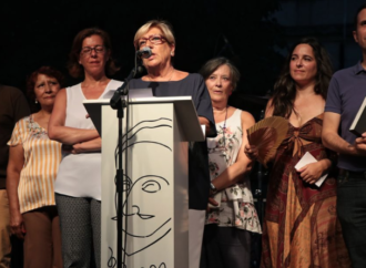 Homenaje de la familia a Lola Palenzuela, todo un referente del colectivo vecinal en Alcalá