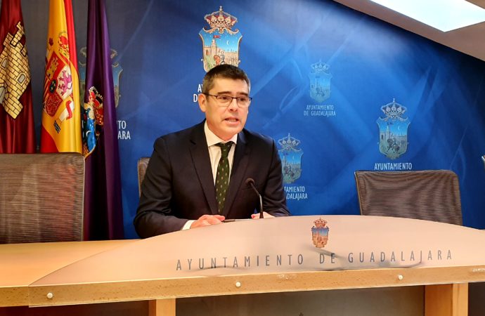 El tercer teniente de alcalde de Guadalajara hospitalizado por neumonía con pronóstico favorable