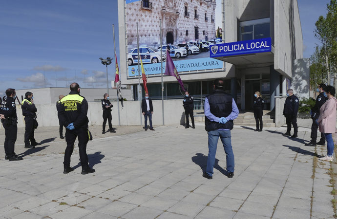 El alcalde de Guadalajara da las gracias a Bomberos, Policía Local y Protección Civil en nombre de los ciudadanos