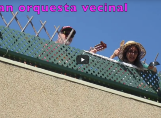 Lo que se ha convertido ya en una orquesta vecinal en Alcalá: cacerolas, cucharas…todo vale en el confinamiento