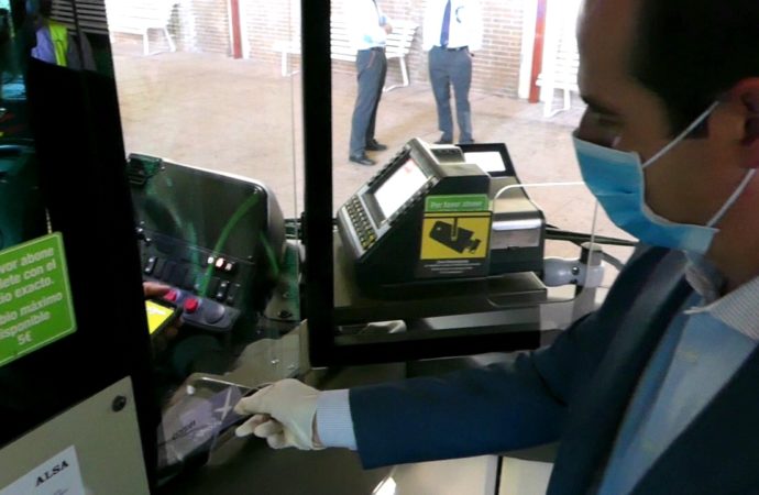 La tarjeta de transporte XGuada se podrá renovar en el bus y de manera gratuita desde hoy lunes