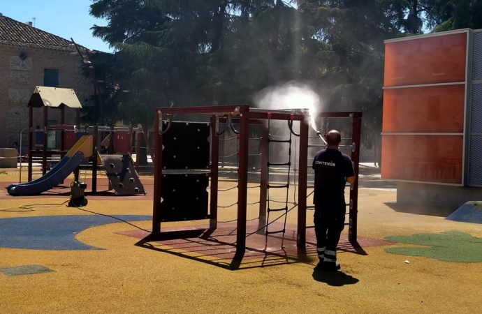 San Fernando desinfecta todas las áreas de juegos infantiles del municipio y edificios municipales