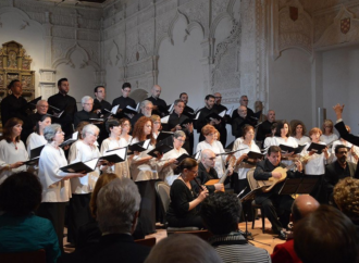 La Schola Cantorum de Alcalá celebró su 50 aniversario con la proyección de un documental
