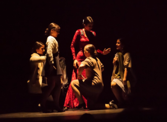 Danza: la compañía de Azucena Rodríguez regaló ilusión a los alcalaínos con su espectáculo Duermevela