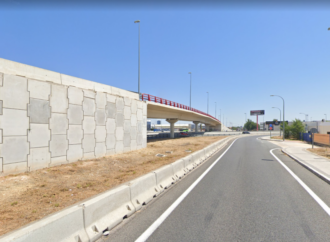 El puente sobre la M-300 en Alcalá, clausurado durante al menos 7 meses por problemas en su estructura