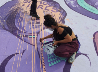 El Pleno del Ayuntamiento de Alcalá condena el ataque al mural feminista
