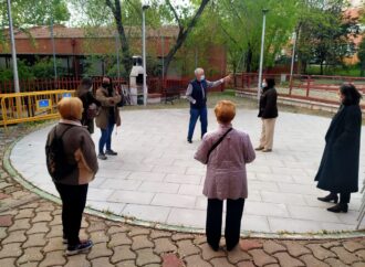 Los mayores de San Fernando reanudan las actividades al aire libre con grupos reducidos