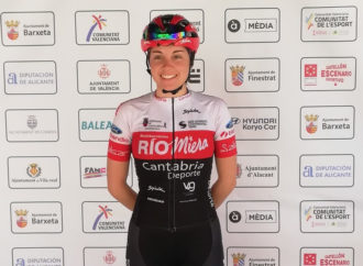 La torrejonera Ania Horcajada participa por primera vez en una vuelta ciclista profesional