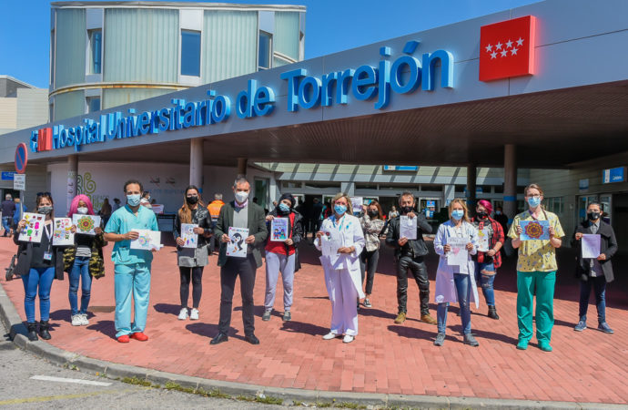 Regalos para los niños del hospital de Torrejón con motivo del «Día del Niño Hospitalizado» el 13 de mayo