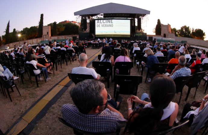 Cine de Verano en Alcalá: programación de lunes a jueves gratuito en la Huerta del Obispo durante el mes de julio
