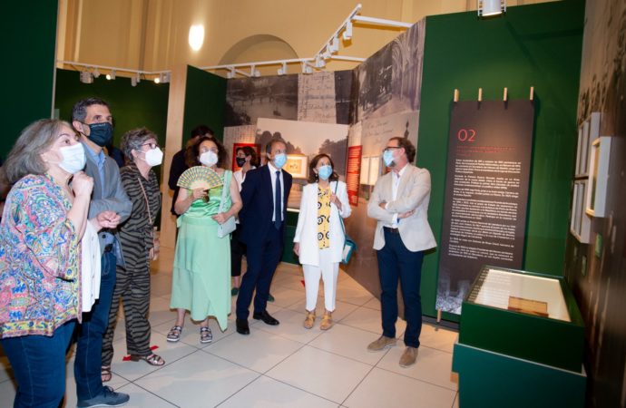Exposición de Azaña en Alcalá: visita de autoridades nacionales para conocer la muestra