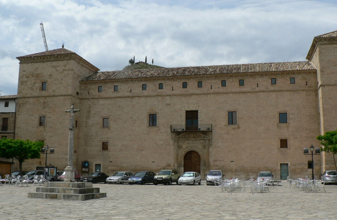 La Universidad de Alcalá cede el Palacio Ducal de Pastrana a la Junta de Castilla-La Mancha para usarlo como alojamiento turístico