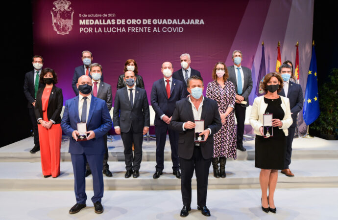 Guadalajara rinde un emotivo y merecido homenaje “a las personas que resultaron ser clave en la lucha contra el coronavirus”