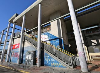 Redactado el anteproyecto para construir una rampa en la pasarela de la antigua estación de tren de Coslada