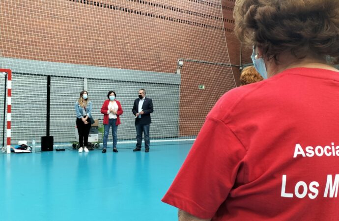 Cerca de 200 mayores realizan actividades físicas en el Pabellón Deportivo M3 de San Fernando de Henares