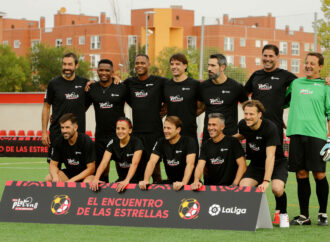 Forlán, Eto’o, Mendieta, Hierro y numerosos actores en «El Encuentro de las Estrellas» disputado en el Wanda de Alcalá de Henares