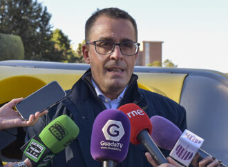 Guadalajara sustituye 135 contenedores metálicos ya en desuso por nuevas unidades más cómodas para el vecindario