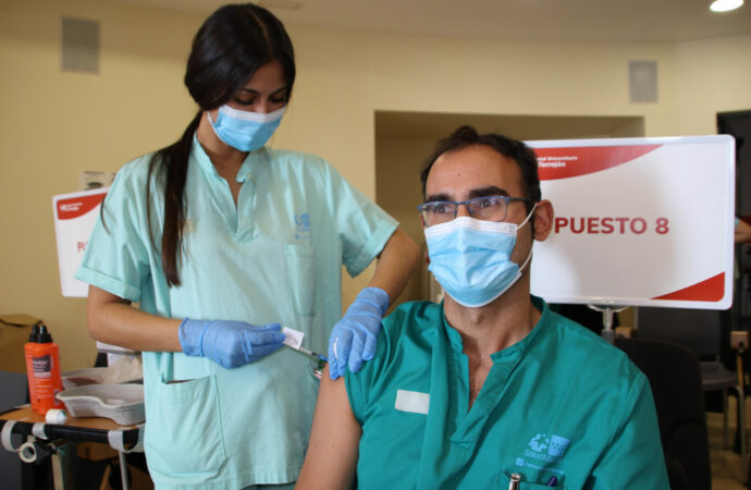 En marcha la Campaña de vacunación conjunta contra la gripe y el covid en el Corredor del Henares