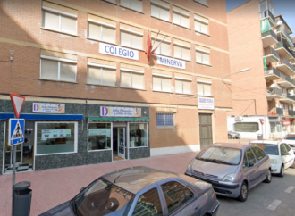 Colegio Minerva Alcalá / Cacerolada y protesta de trabajadores, padres y madres de alumnos para evitar su posible cierre