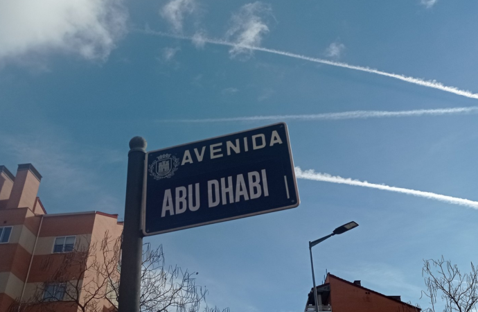 Cambian los nombres del rey emérito en varias calles de Alcalá: de Juan Carlos I a «Avenida Mataelefantes o del Prófugo»
