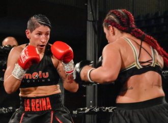 La teniente de alcalde y concejala de Mujer de Torrejón, Miriam Gutiérrez, vence a los puntos a Aleksandra Ivanovic en su última velada de Boxeo
