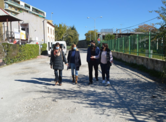 El PP de Alcalá solicita la adecuación de un paseo peatonal paralelo a las vías del tren en el barrio de Los Nogales