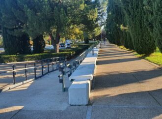 Finaliza la obra de la nueva rampa accesible en la calle Austria, en el Distrito II de Alcalá