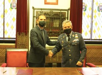 Más cerca la llegada a Alcalá del avión C-101 que se ubicará en la entrada al barrio “Ciudad de Aire” 