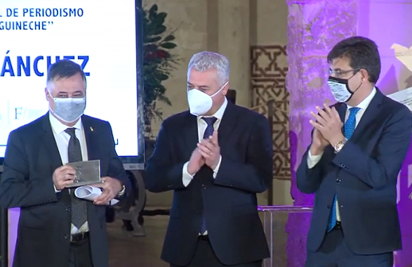 Gervasio Sánchez recoge el IX Premio Internacional de Periodismo ‘Cátedra Manu Leguineche’ en un acto celebrado en Brihuega y presentado por Iñaki Gabilondo