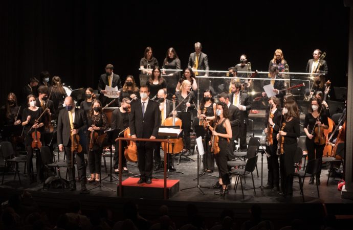 La Orquesta Ciudad de Alcalá ofreció su concierto de Navidad con gran éxito de público 