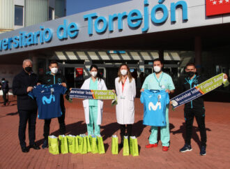 Los niños hospitalizados en el Hospital Universitario de Torrejón reciben regalos del Inter Movistar