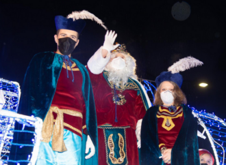 Cabalgata Alcalá 2022 / Resumen e imágenes: ni la lluvia ha podido con los Reyes Magos