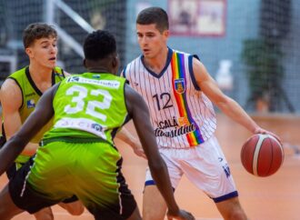El Club Baloncesto Alcalá estrena nueva camiseta contra la LGTBIfobia pero cae contra el Fuenlabrada