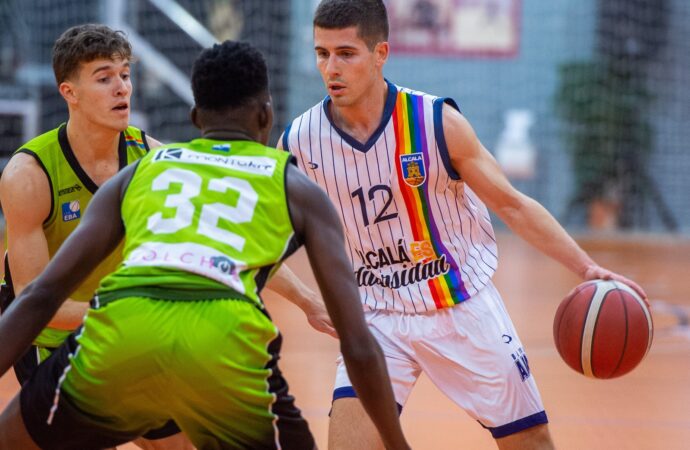 El Club Baloncesto Alcalá estrena nueva camiseta contra la LGTBIfobia pero cae contra el Fuenlabrada