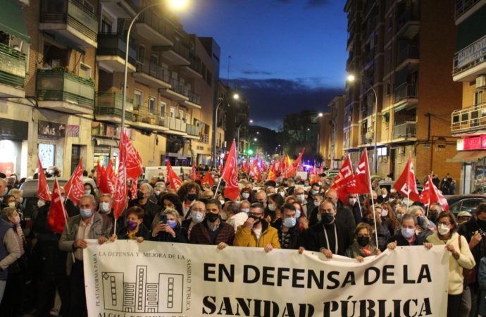 Movilización vecinal para exigir la reapertura del SUAP Luis Vives en Alcalá de Henares