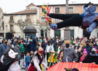 Alcalá recuperó el «Manteo del Pelele» en el Carnaval 2022