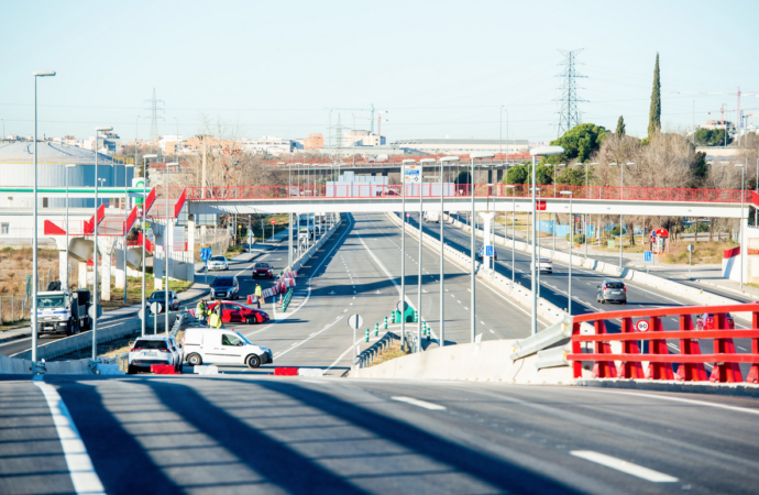 Tráfico / Ya está abierto el puente sobre la M300 cerrado durante meses en Alcalá de Henares
