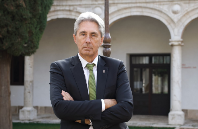 José Vicente Saz, reelegido rector de la Universidad de Alcalá con un 84,15% del voto ponderado
