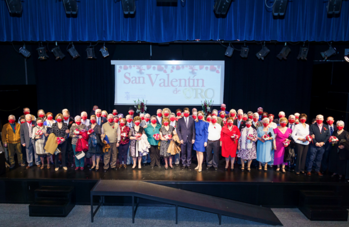 San Valentín en Torrejón: 30 parejas celebran sus 50 años de convivencia